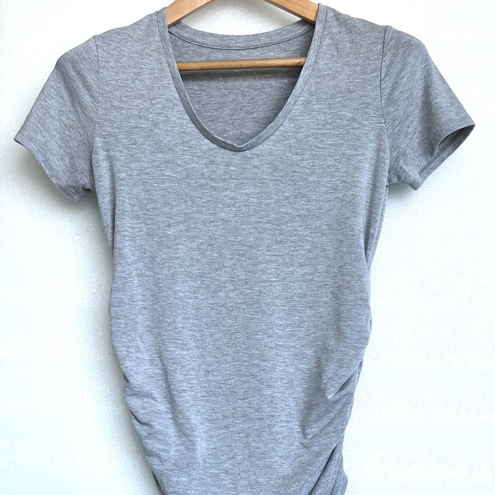A Pea in the Pod Heather Gray Short Sleeve V-Neck Maternity Tee